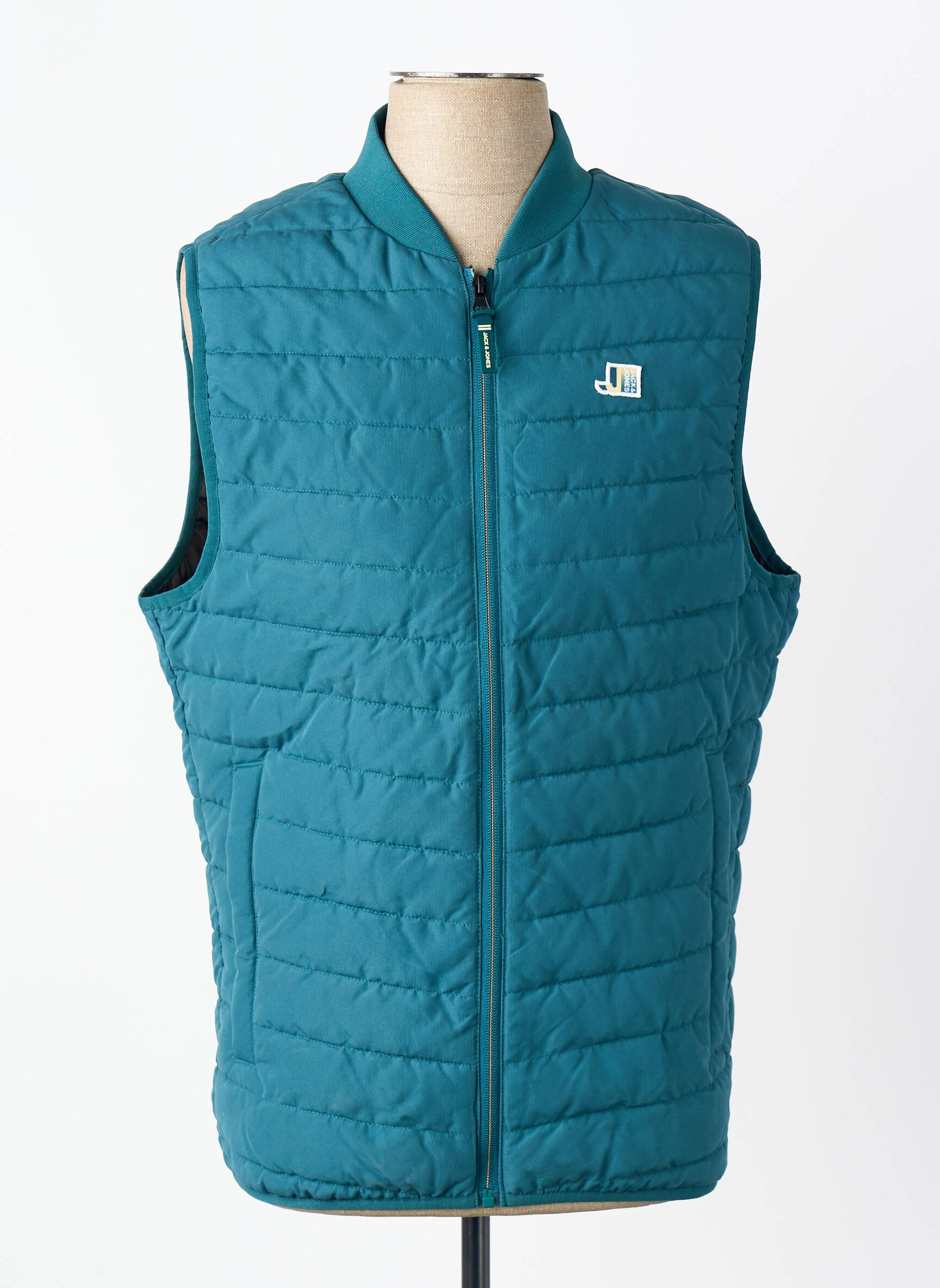 Pūkinė striukė žalias JACK & JONES vyras