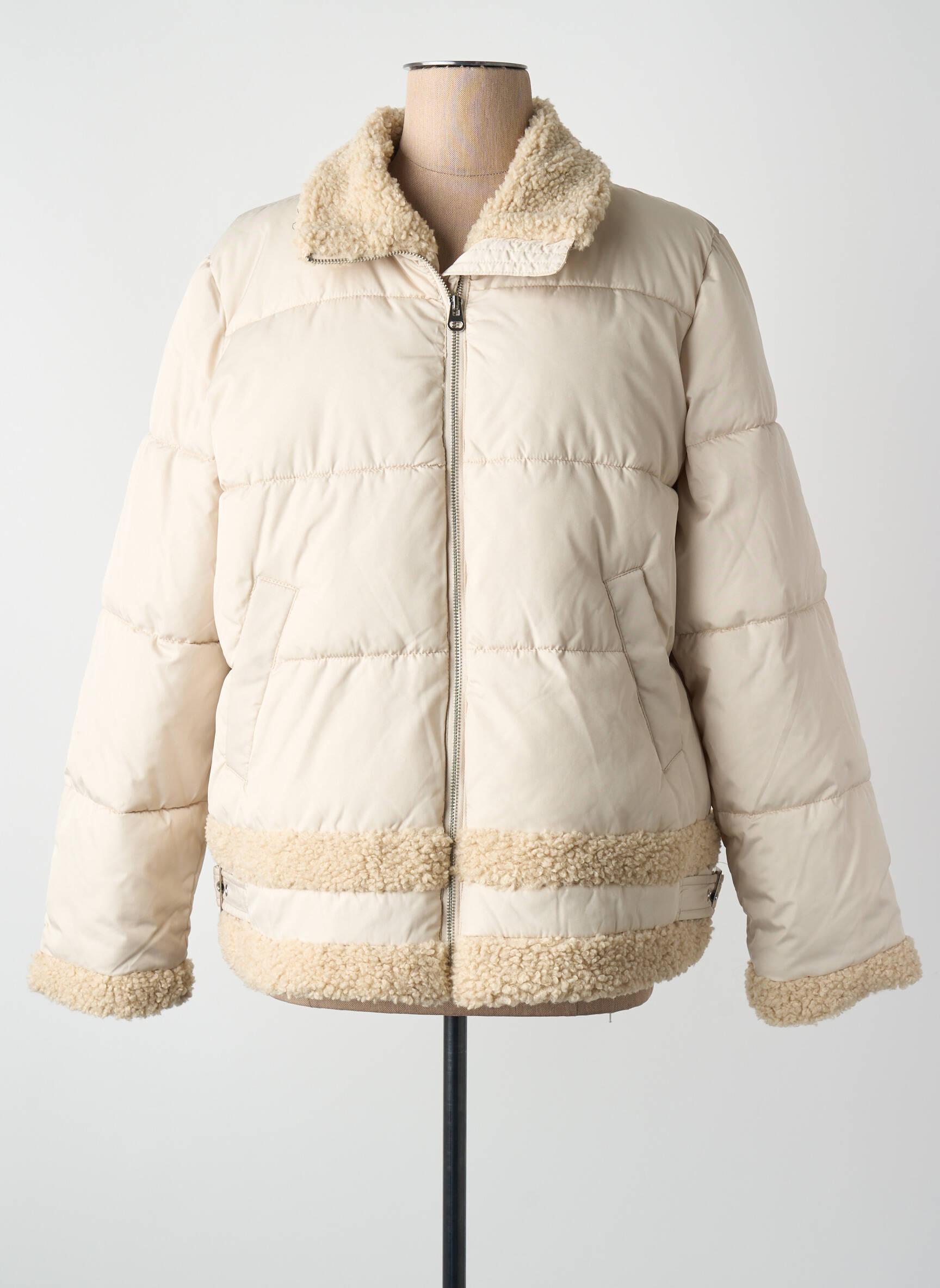Pūkinė striukė bežinis VERO MODA moteris