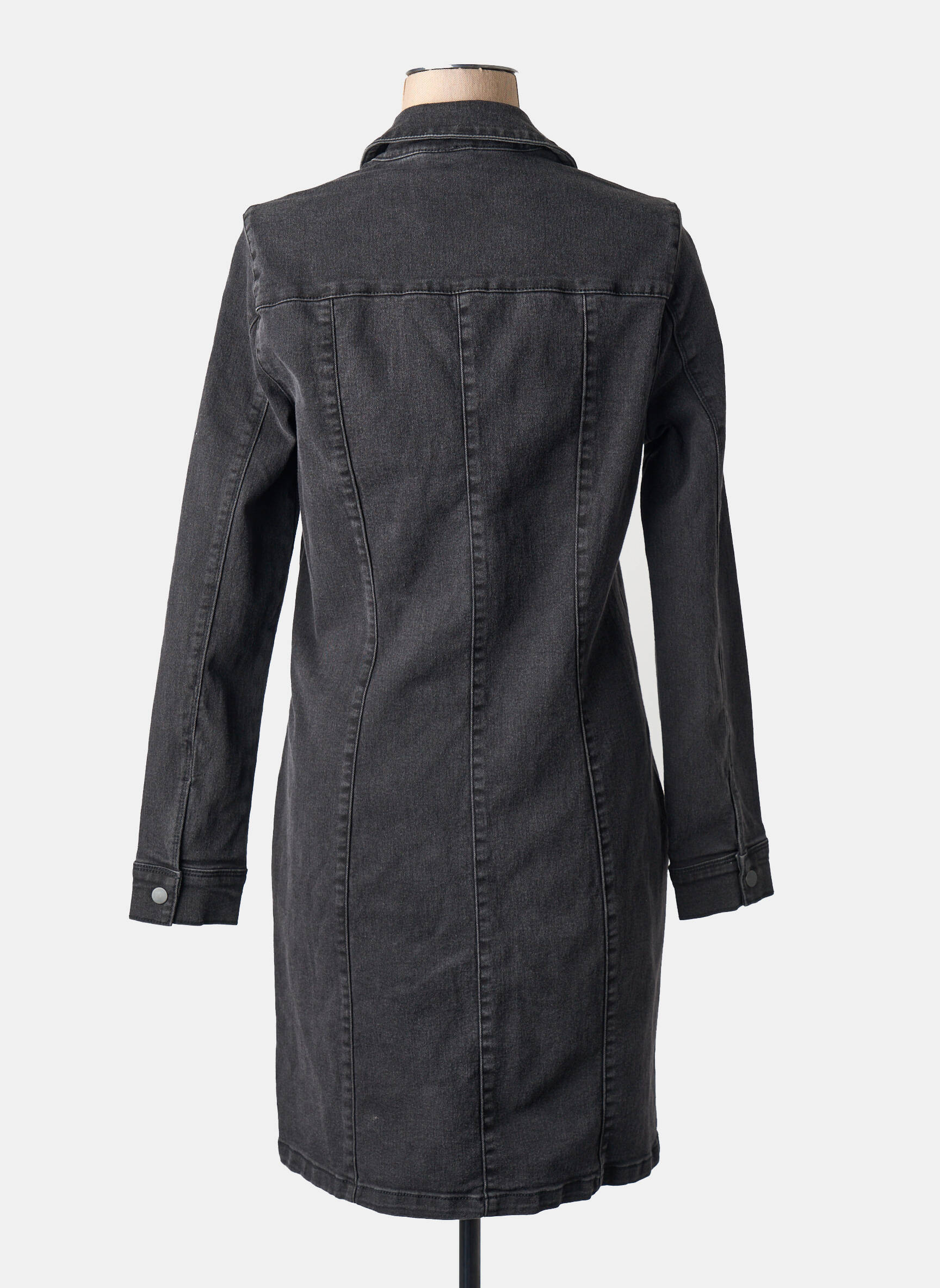 Pusilgių suknelė juodas VERO MODA moteris