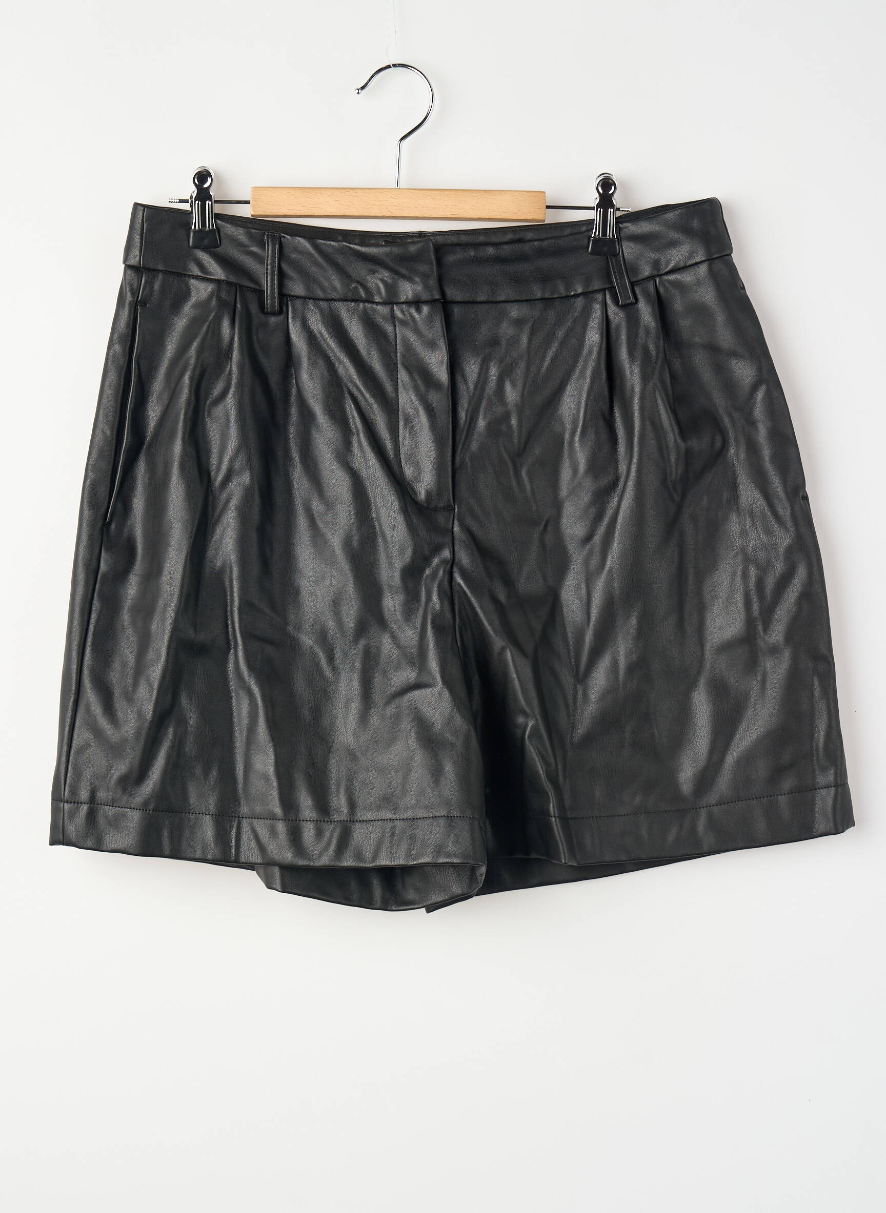 Šortas juodas VERO MODA moteris