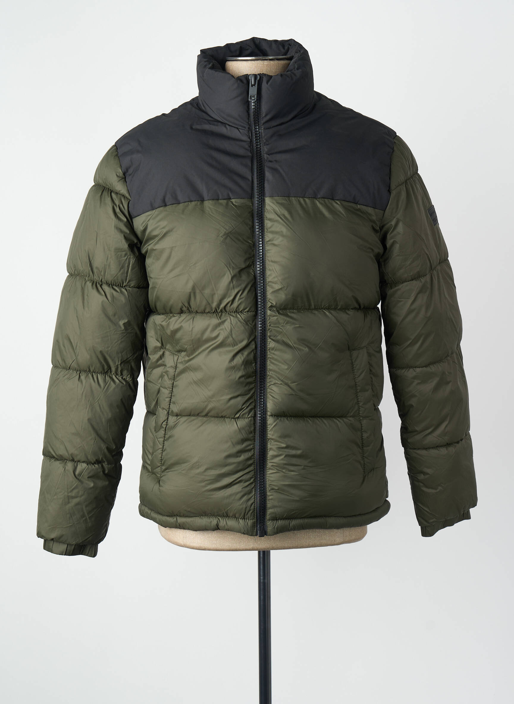 Pūkinė striukė žalias JACK & JONES vyras