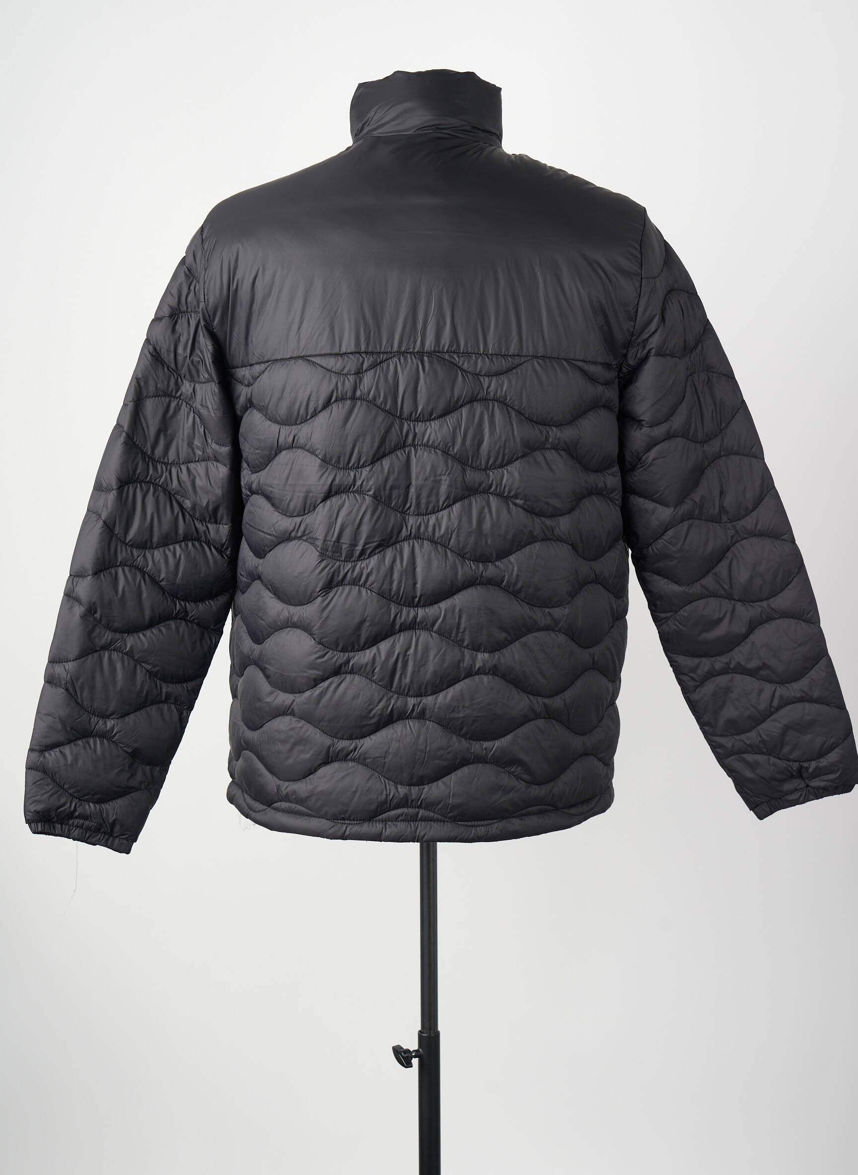 Pūkinė striukė ilgos rankovės juodas JACK & JONES vyras