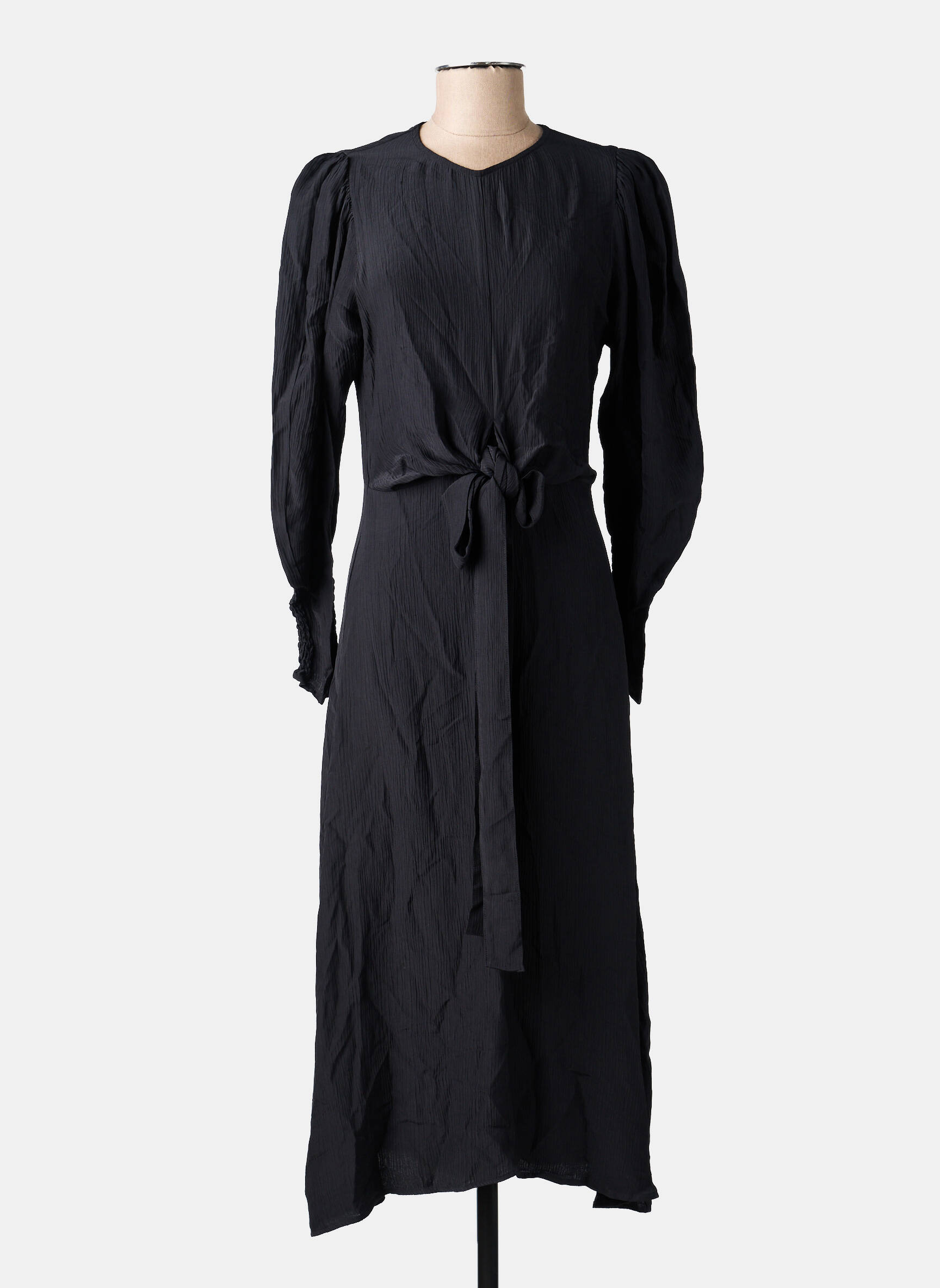 Pusilgių suknelė juodas ASTRID BLACK LABEL moteris