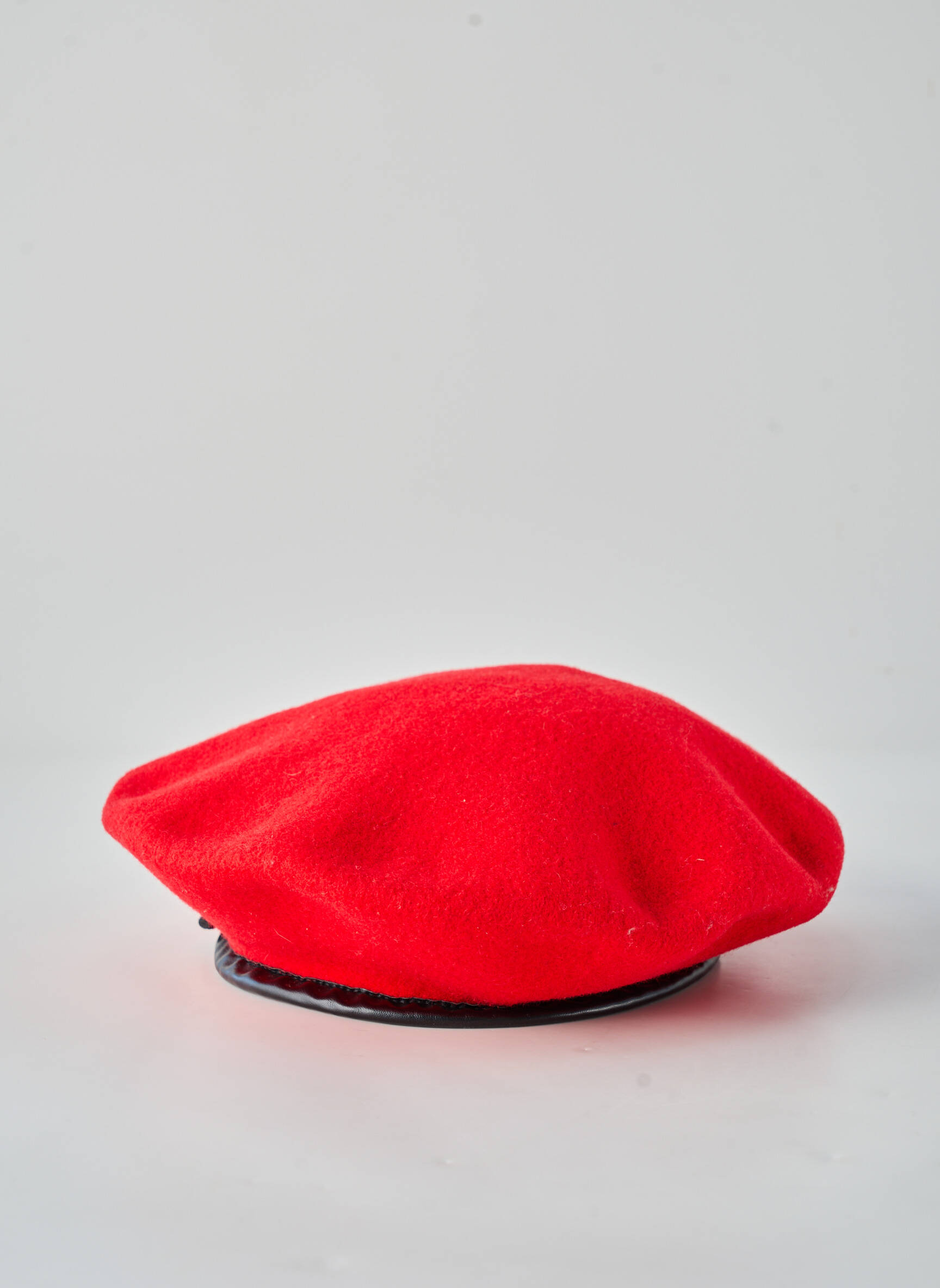 Skrybėlė raudona KANGOL unisexas