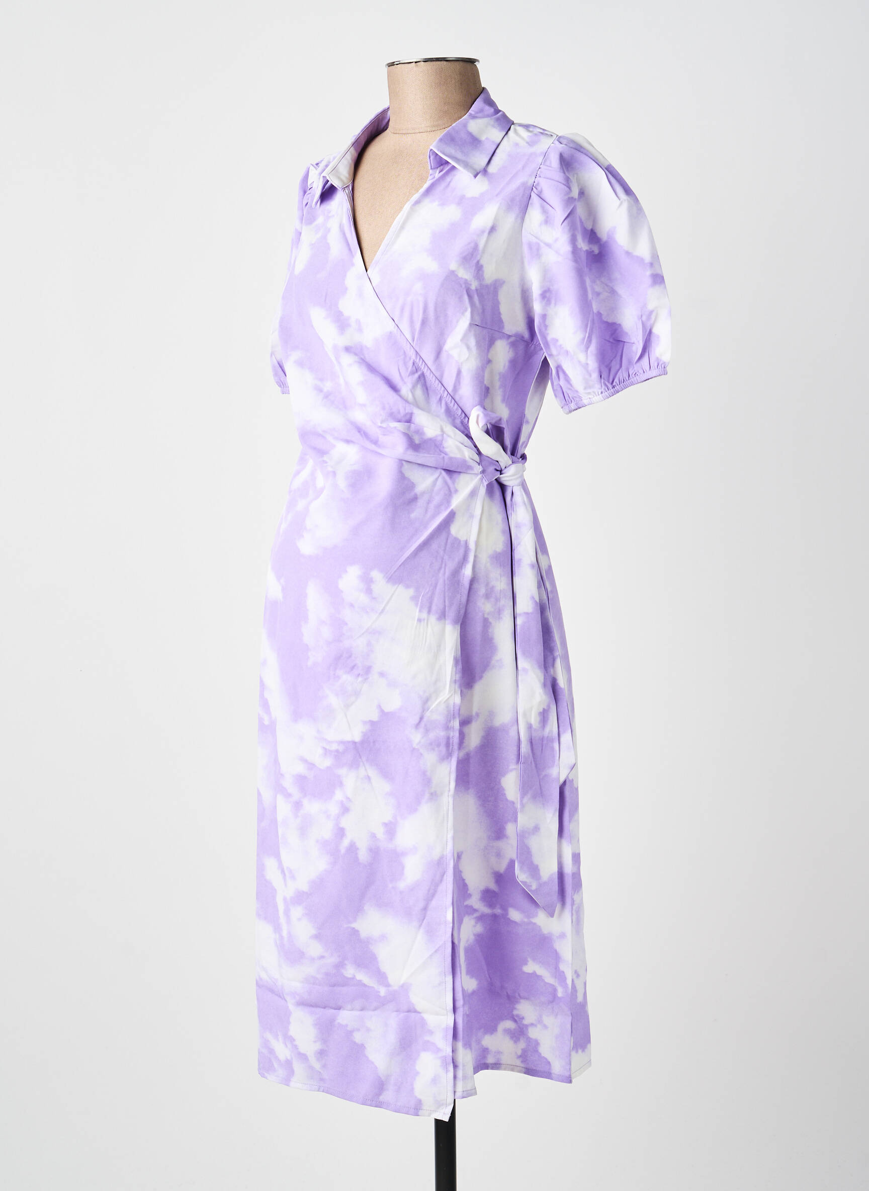Pusilgių suknelė violetinis MAMA LICIOUS moteris