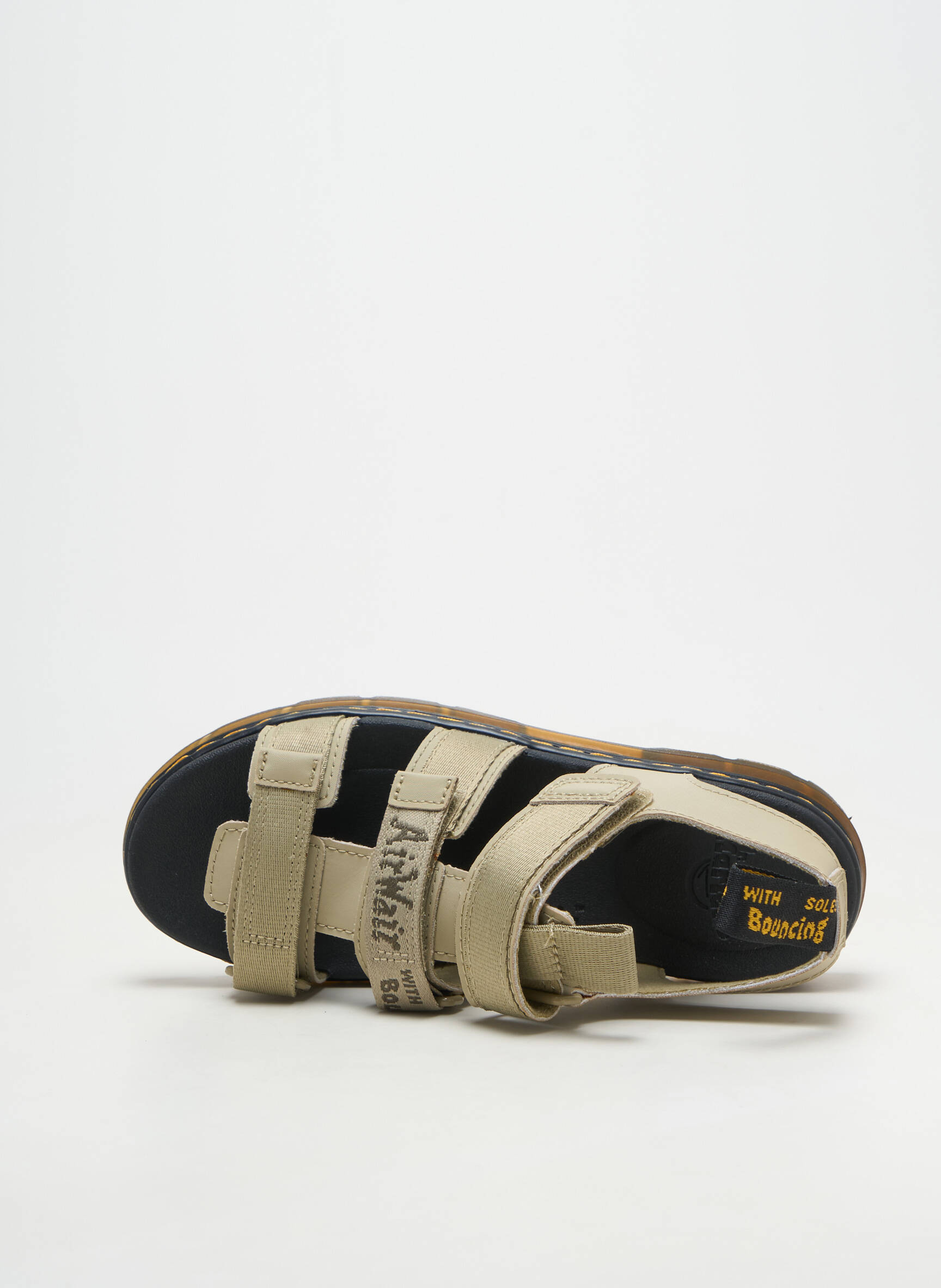 Sandalai/nu pėdos kaki DR MARTENS mergina