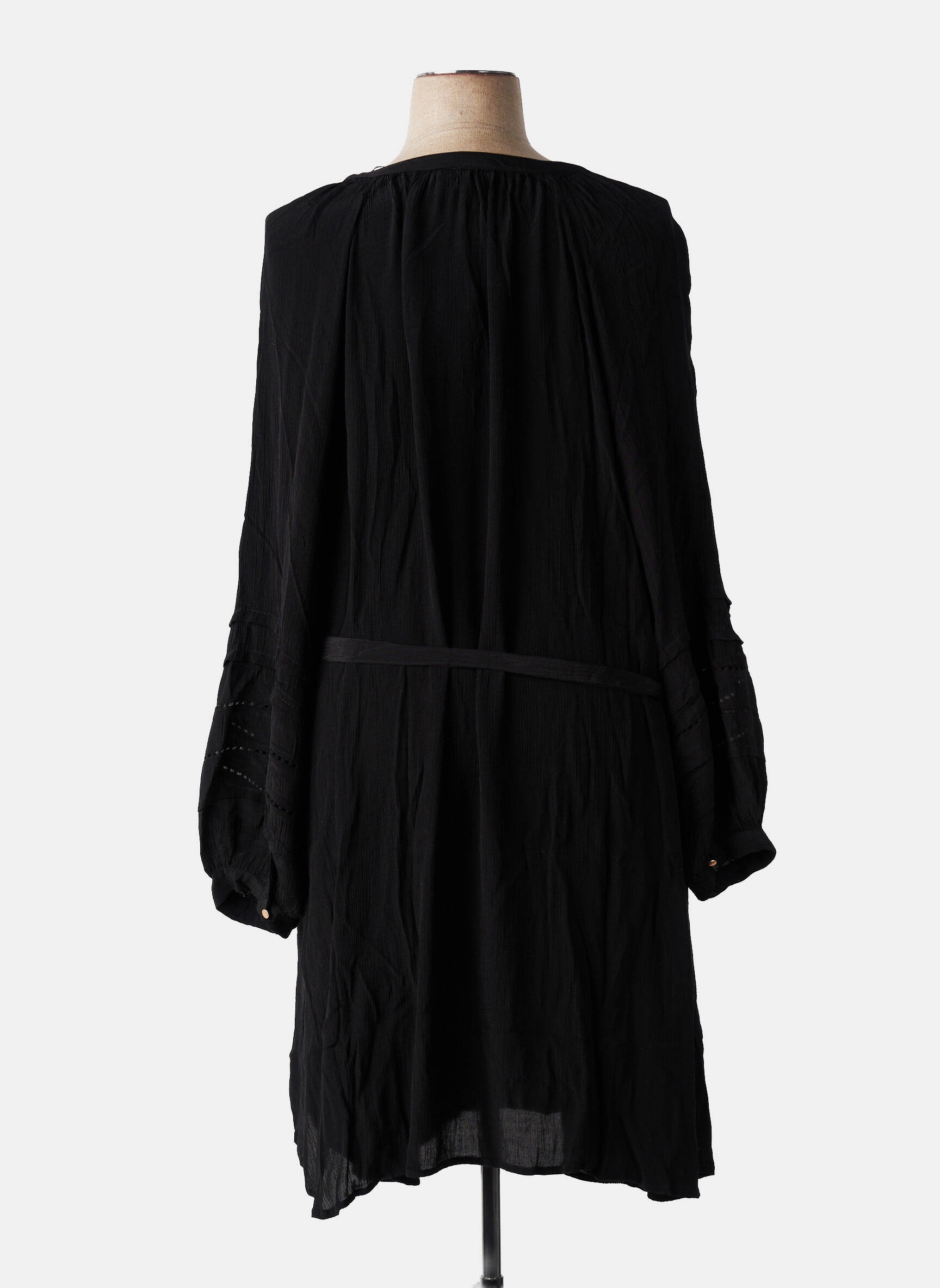 Pusilgių suknelė juodas VERO MODA moteris