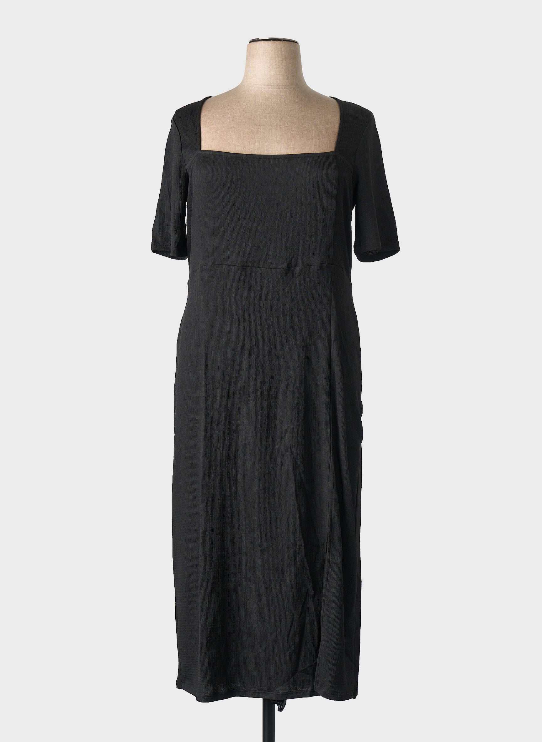 Pusilgių suknelė juodas GINA TRICOT moteris