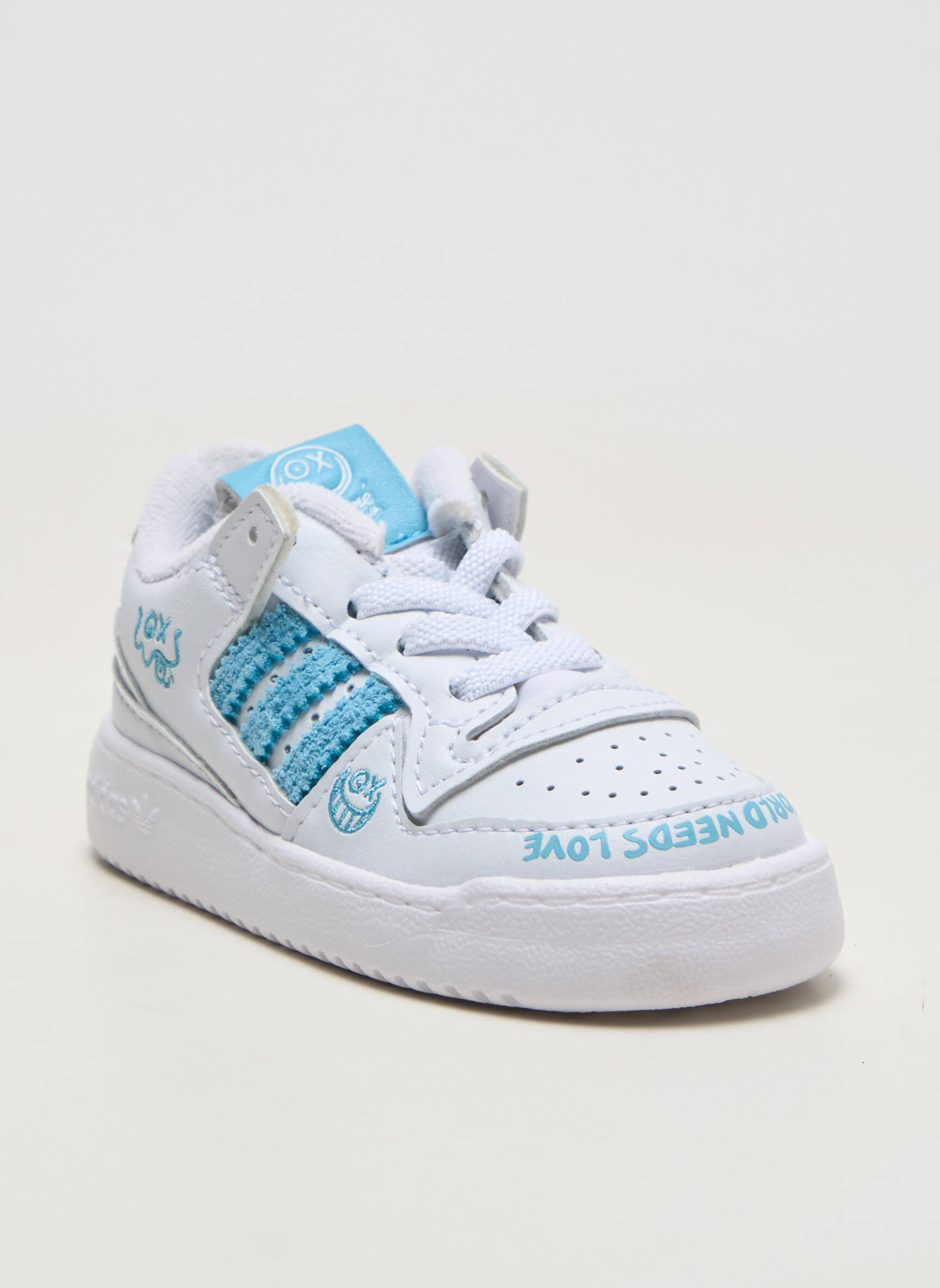 Bėgimo bateliai baltas ADIDAS mergina