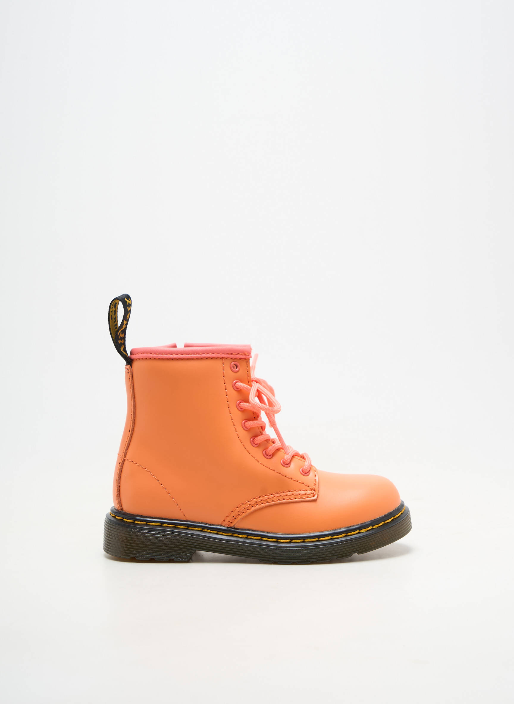 Batai/botai oranžinė DR MARTENS mergina