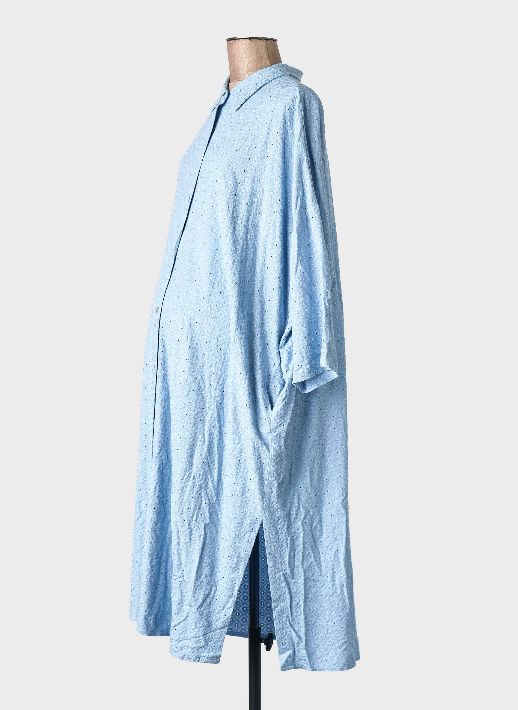 Pusilgių suknelė mėlyna MAT FASHION moteris