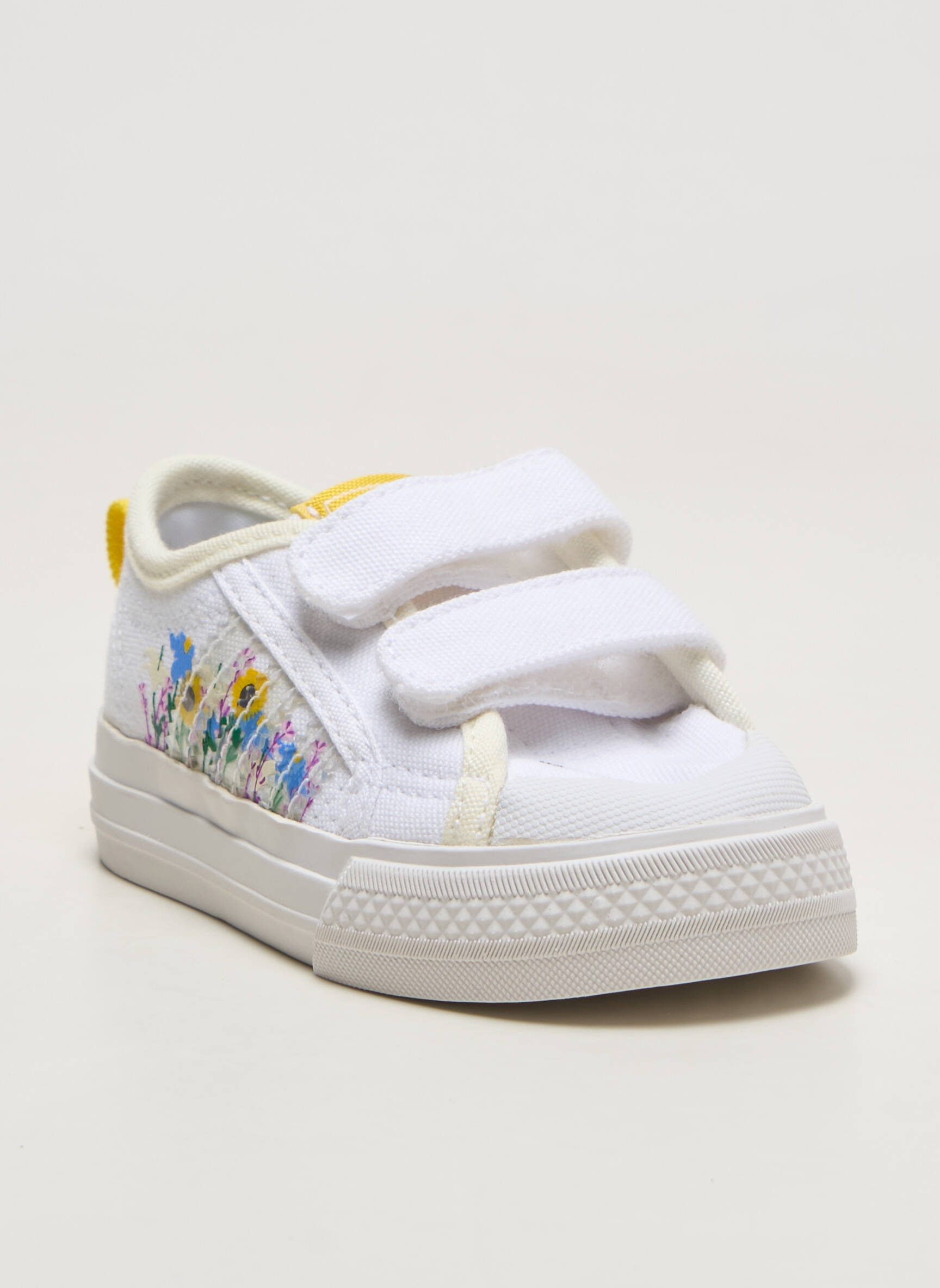 Bėgimo bateliai baltas ADIDAS mergina
