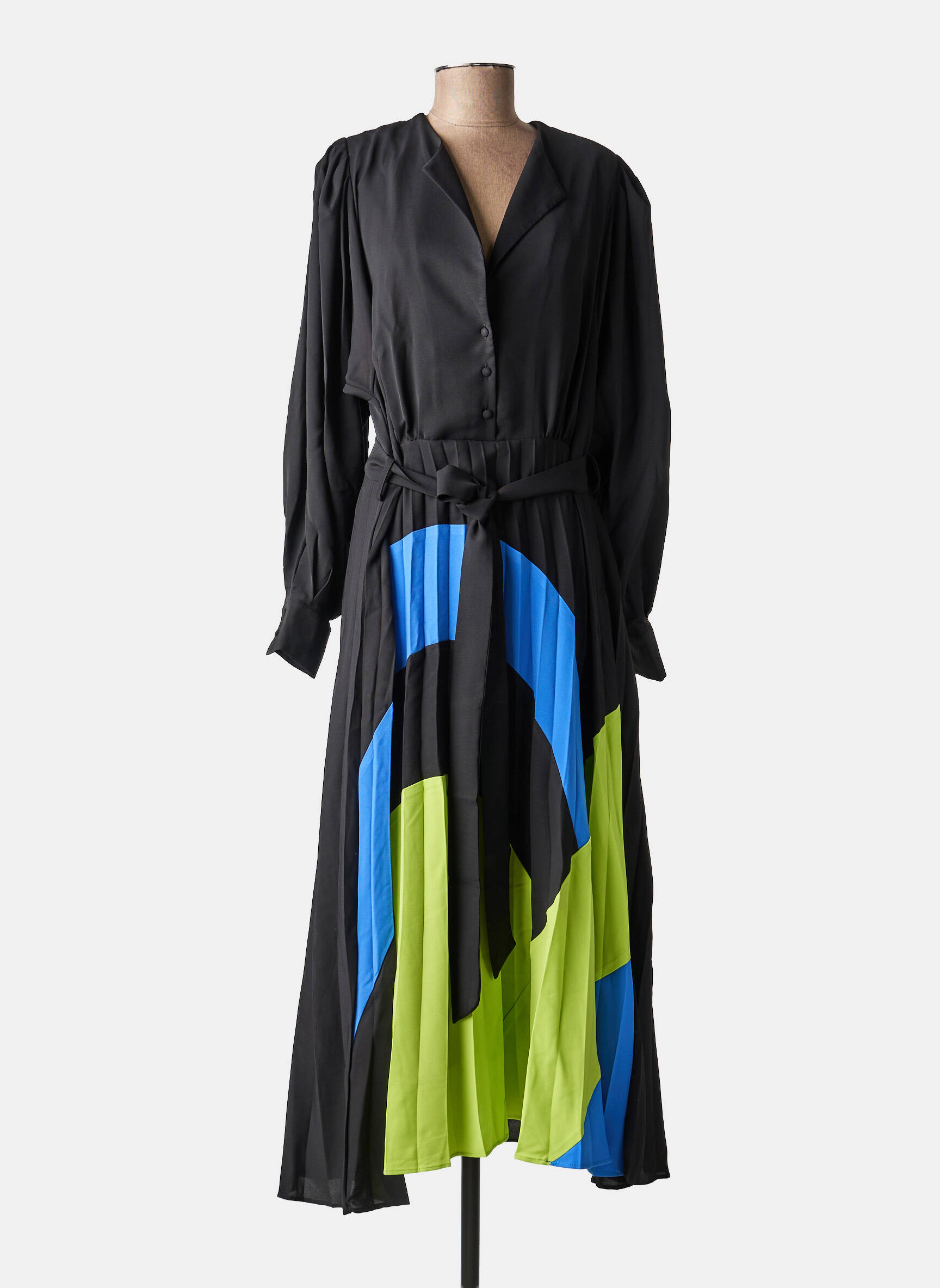 Ilga suknelė sklandi forma juodas MAT FASHION moteris
