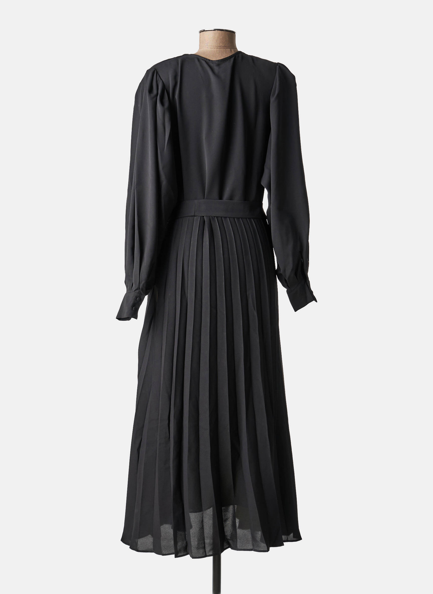Ilga suknelė sklandi forma juodas MAT FASHION moteris
